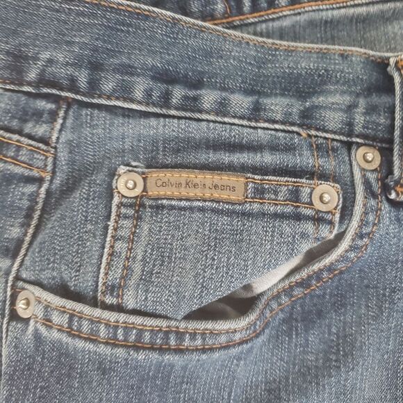 Calvin Klein Jeans Midrise Bootcut Jeans Dark Vintage Medium Wash Size 14 - Picture 3 of 11
